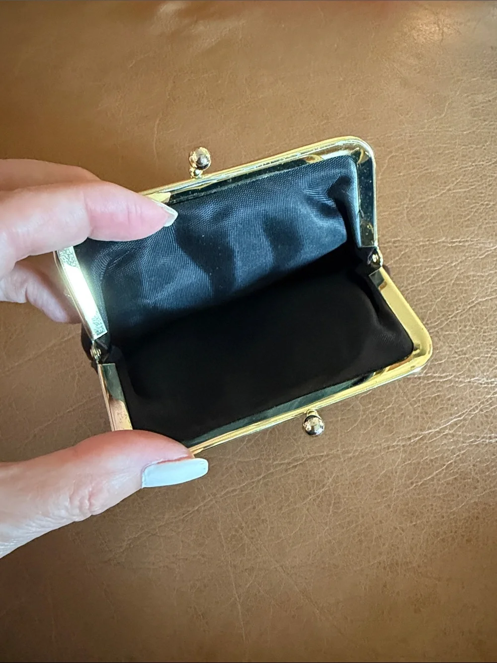 🖤Vintage🖤Buxton Black Genuine Leather Kiss-Lock Coin Purse